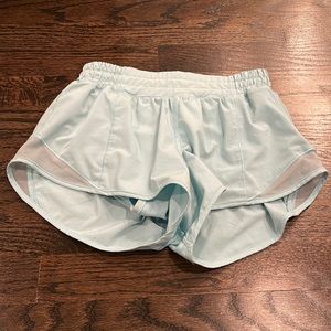 Lululemon Hotty Hot LR Shorts 2.5 Size 4 Icing Blue